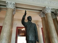 Statue 