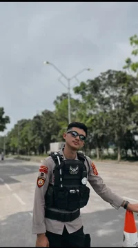 Polisi ganteng