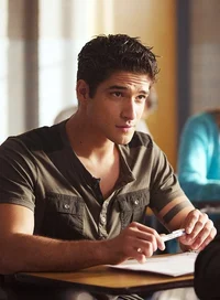 001-Scott McCall 