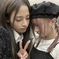 Minji and Hanni