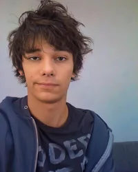 Devon bostrick 