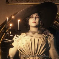 013- Lady Dimitrescu