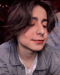 Aidan Gallagher 