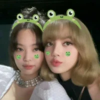 Jennie And Lisa