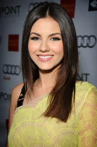 Victoria Justice 