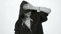 Niki - shy
