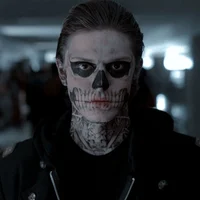 Tate Langdon 