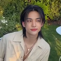 hwang hyunjin