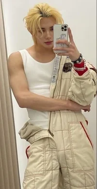 hwang hyunjin