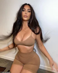 Kim kardashian 