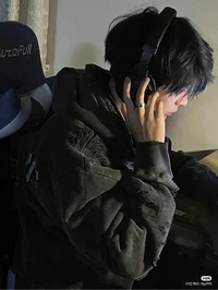 Gamer roommate Kai