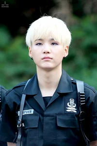Min Yoongi Policial 