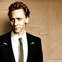 Tom W Hiddleston 