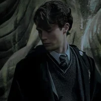 Tom riddle 