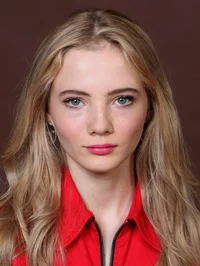 Freya Allan 