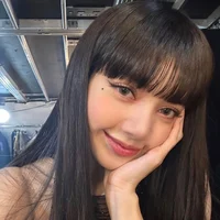- lisa - BLACKPINK 