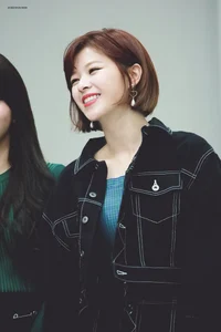 Jeongyeon 