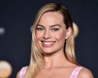 Queen Margot Robbie