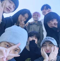 -Stray kids-
