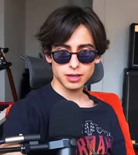 Aidan Gallagher 