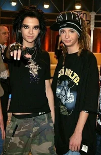 hermanastros kaulitz