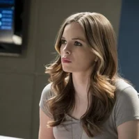 Caitlin Snow
