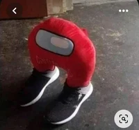 Among Us con zapatos