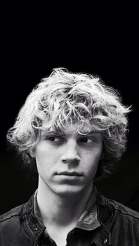Evan Peters