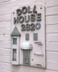 Doll house 2820