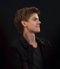 Thomas Sangster 