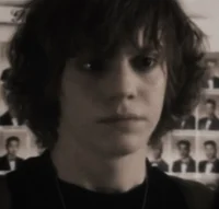 Evan Peters 