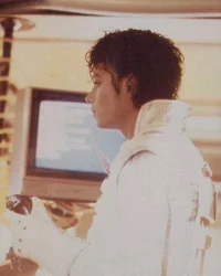 CAPTAIN EO
