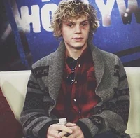 Evan Peters