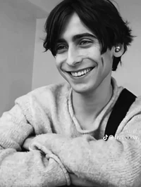 02-Aidan Gallagher