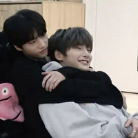 Jeongin and hyunjin