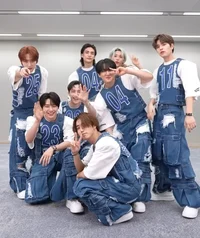 Stray Kids