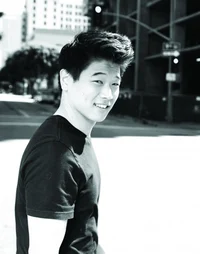 Ki Hong Lee