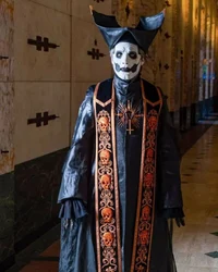 Papa emeritus IV 