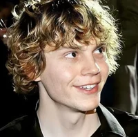 evan peters