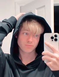 Sam Golbach 