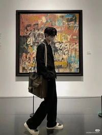 Art gallery boy 
