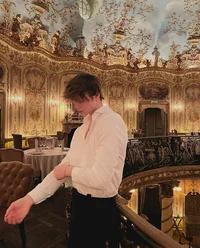 Billionaire husband
