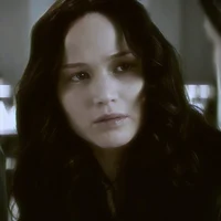 02 KATNISS EVERDEEN 