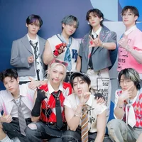 Stray Kids