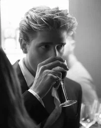 GRAYSON HAWTHORNE