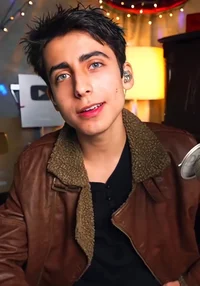 Aidan gallagher 