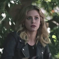 Lili Reinhart