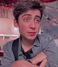 Aidan gallagher 