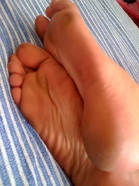 Sisters friend feet