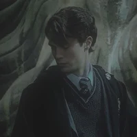 TOM RIDDLE